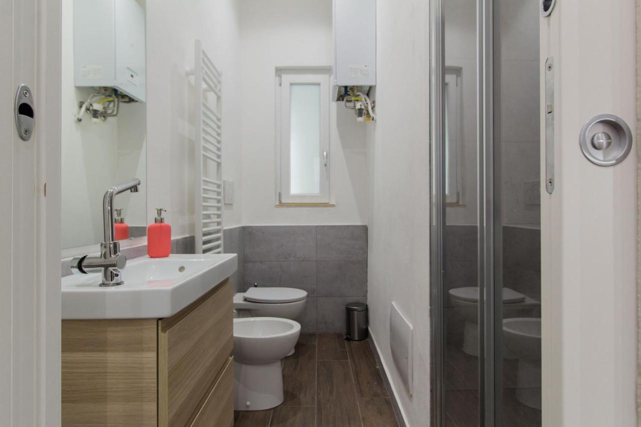 Malta Guest House Piacenza Bagian luar foto