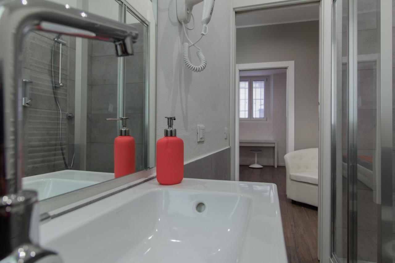 Malta Guest House Piacenza Bagian luar foto